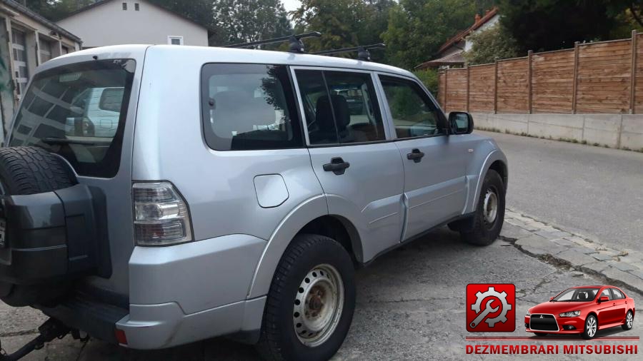 Alternator mitsubishi pajero 2009