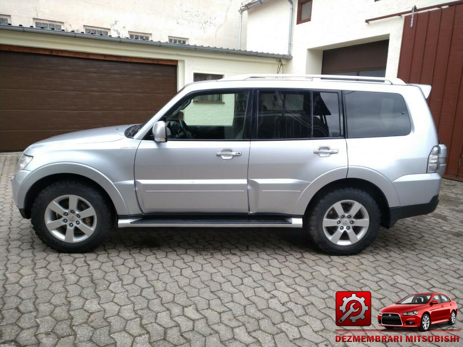 Baie ulei cutie mitsubishi pajero 2007